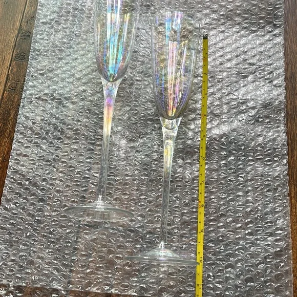 Iridescent glass stemmed champagne flutes, pair - Picture 4 of 4